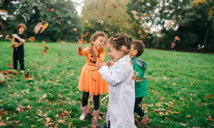 Family learning bug hunting discovery day