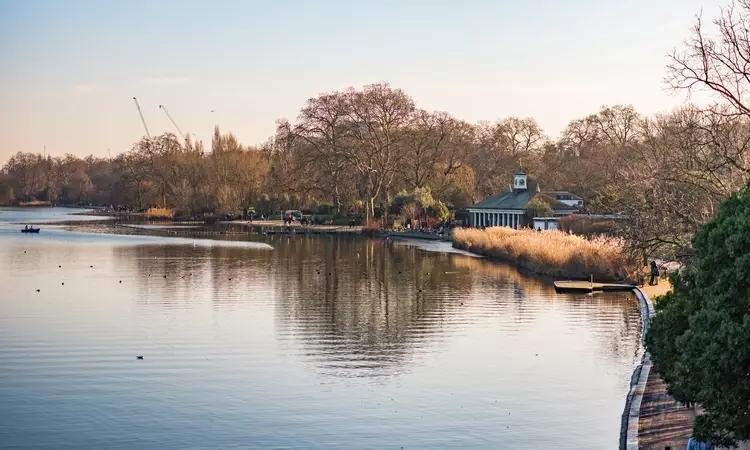 View east from the Serpentine bridge