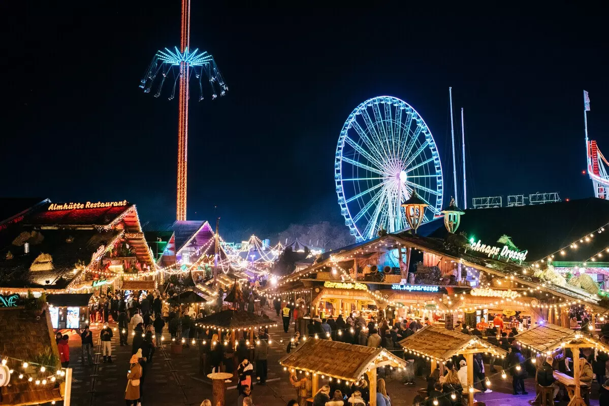 Hyde Park Winter Wonderland at night