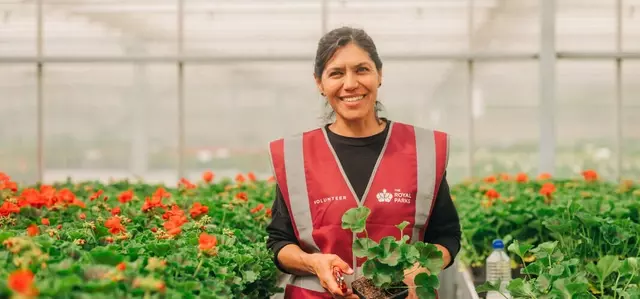 Volunteer in the Super Nursery in Hyde Park